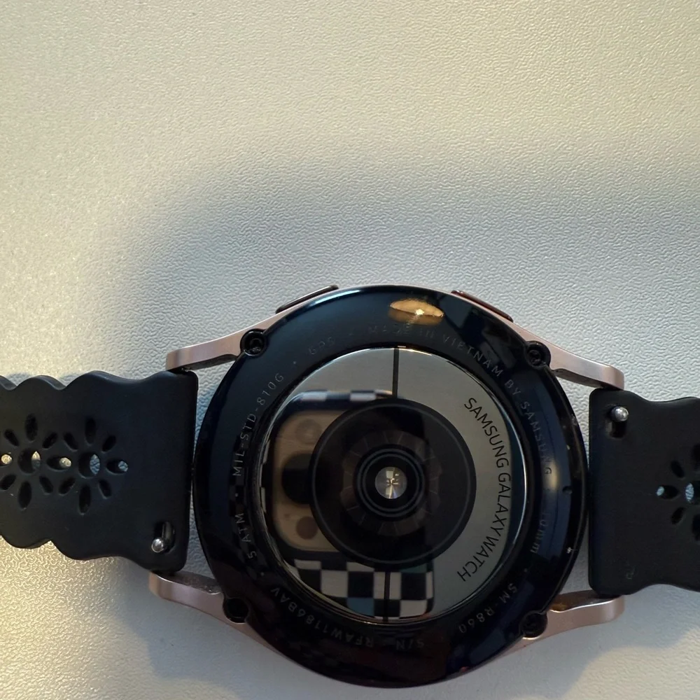 Samsung Black Smartwatch Modern Design